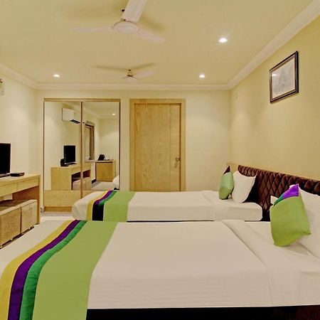 Treebo Asl Prime, Near Ballygunge Railway Station Calcutá Exterior foto
