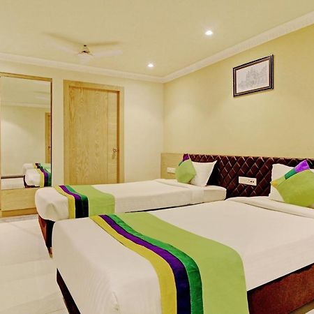 Treebo Asl Prime, Near Ballygunge Railway Station Calcutá Exterior foto