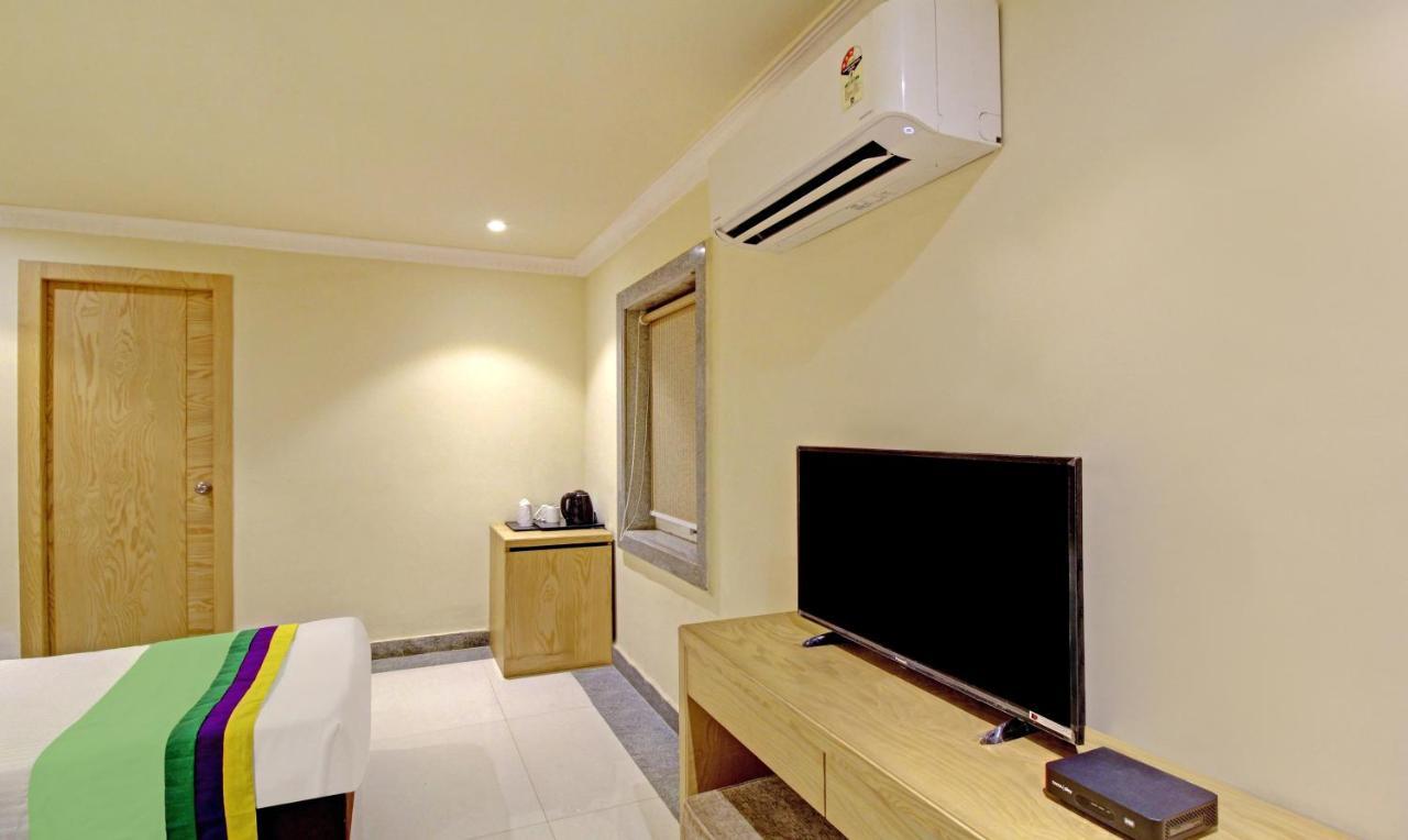 Treebo Asl Prime, Near Ballygunge Railway Station Calcutá Exterior foto