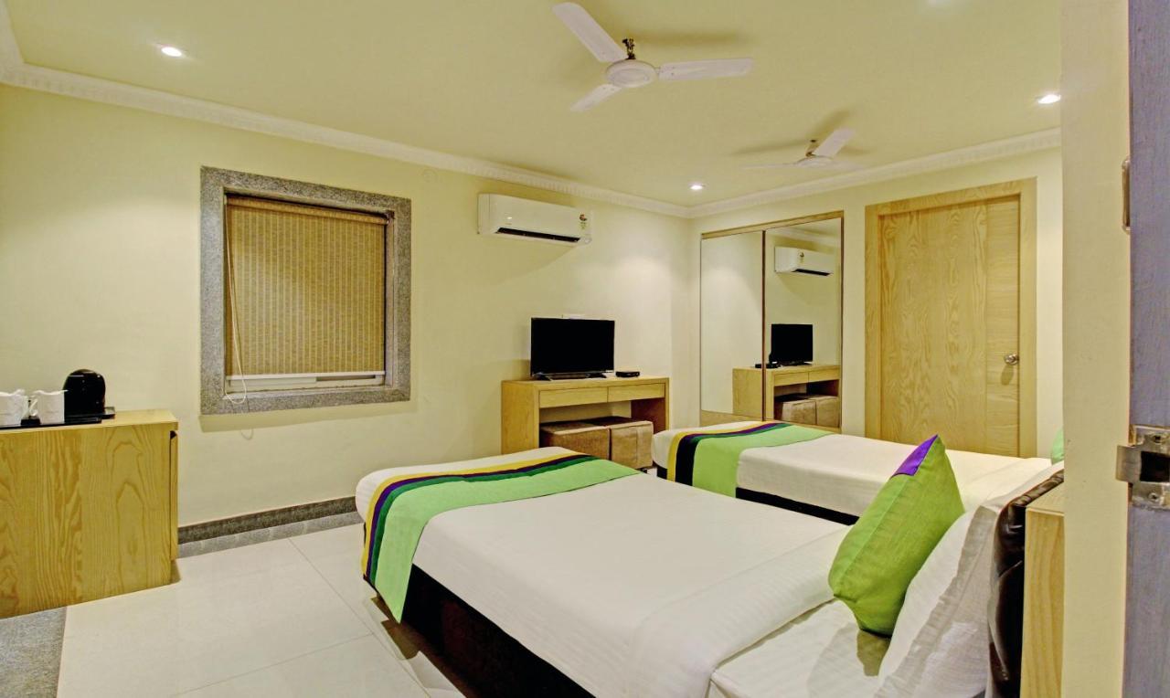 Treebo Asl Prime, Near Ballygunge Railway Station Calcutá Exterior foto